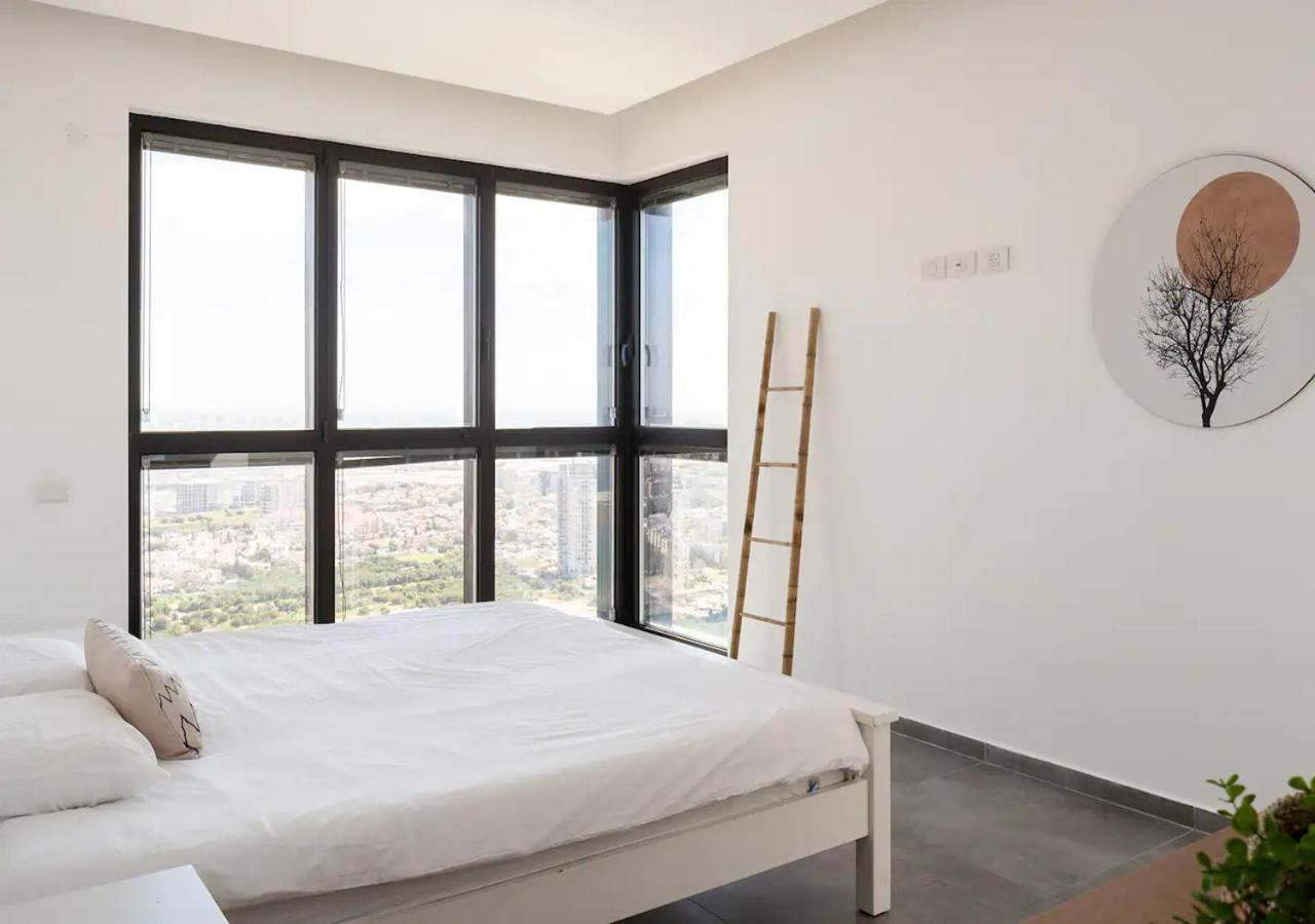 Oַ&O Group- Luxury Penthouse Jacuzzi Sea 36 Floor Daire Bat Yam Dış mekan fotoğraf