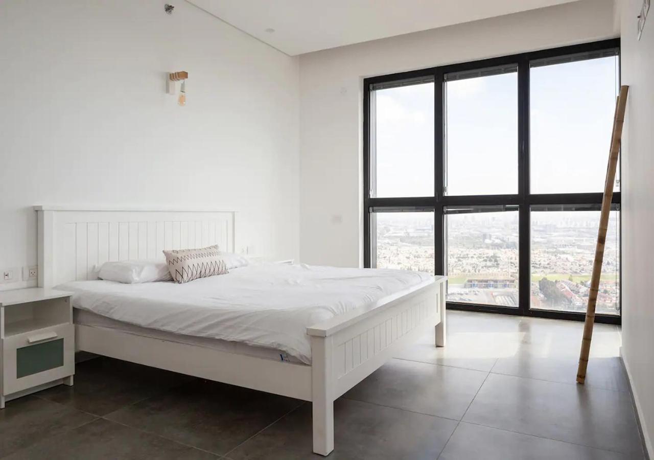 Oַ&O Group- Luxury Penthouse Jacuzzi Sea 36 Floor Daire Bat Yam Dış mekan fotoğraf